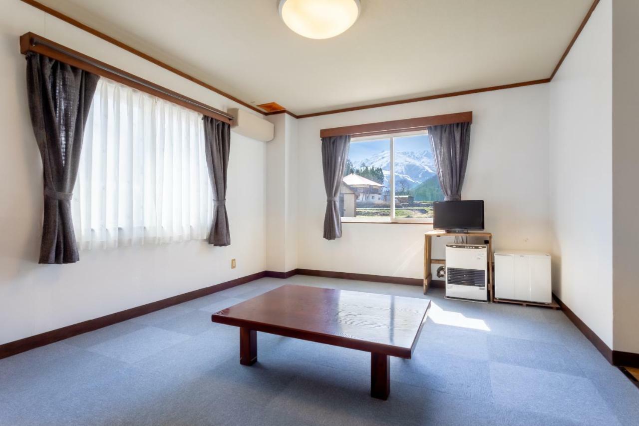 Готель Community House Tyrolien Хакуба Екстер'єр фото